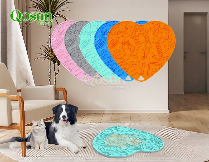 Heart-Shaped Silicone Pet Licking Mat